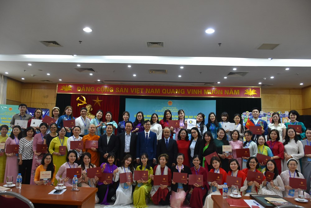 Bế mạc Khóa tập huấn phương pháp giảng dạy tiếng Việt cho giáo viên người Việt Nam ở nước ngoài năm 2026 - ảnh 1