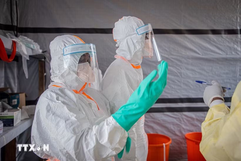 CHDC Congo triển khai tiêm vaccine Ebola tại tâm dịch - ảnh 1