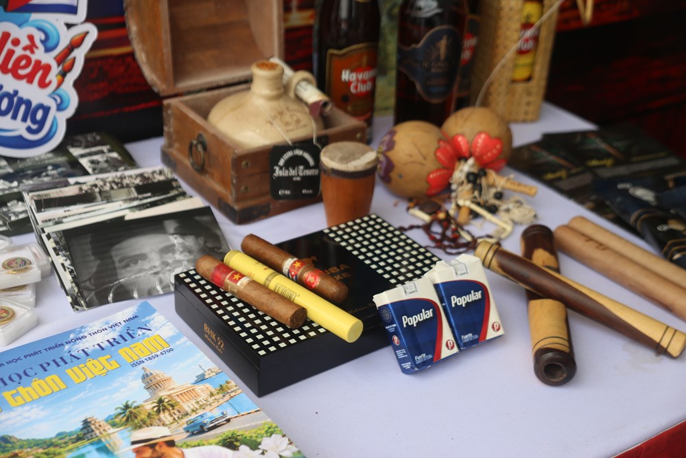 Sắc màu văn hóa kết nối nghĩa tình Việt Nam - Cuba - ảnh 2