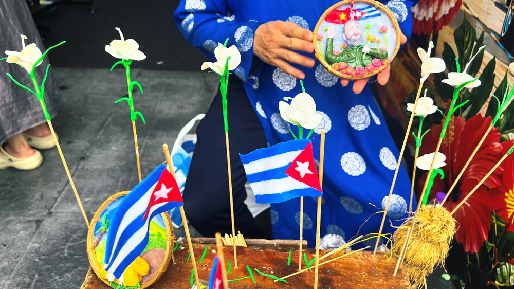 Sắc màu văn hóa kết nối nghĩa tình Việt Nam - Cuba - ảnh 6