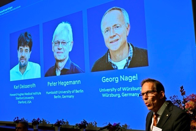 Chủ nhân giải Nobel Y sinh năm 2026 là ai? - ảnh 1