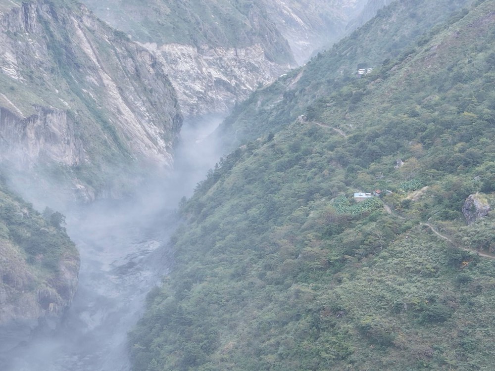 Cứu hộ Nepal nhanh chóng tiếp cận các ngôi làng bị lũ lụt tàn phá nghiêm trọng - ảnh 1