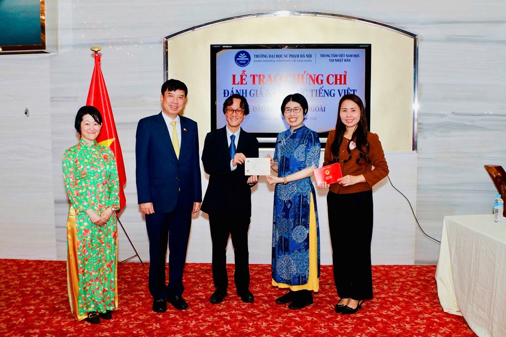 Trao chứng chỉ Kỳ thi đánh giá năng lực tiếng Việt trên máy tính tại Nhật Bản - ảnh 3
