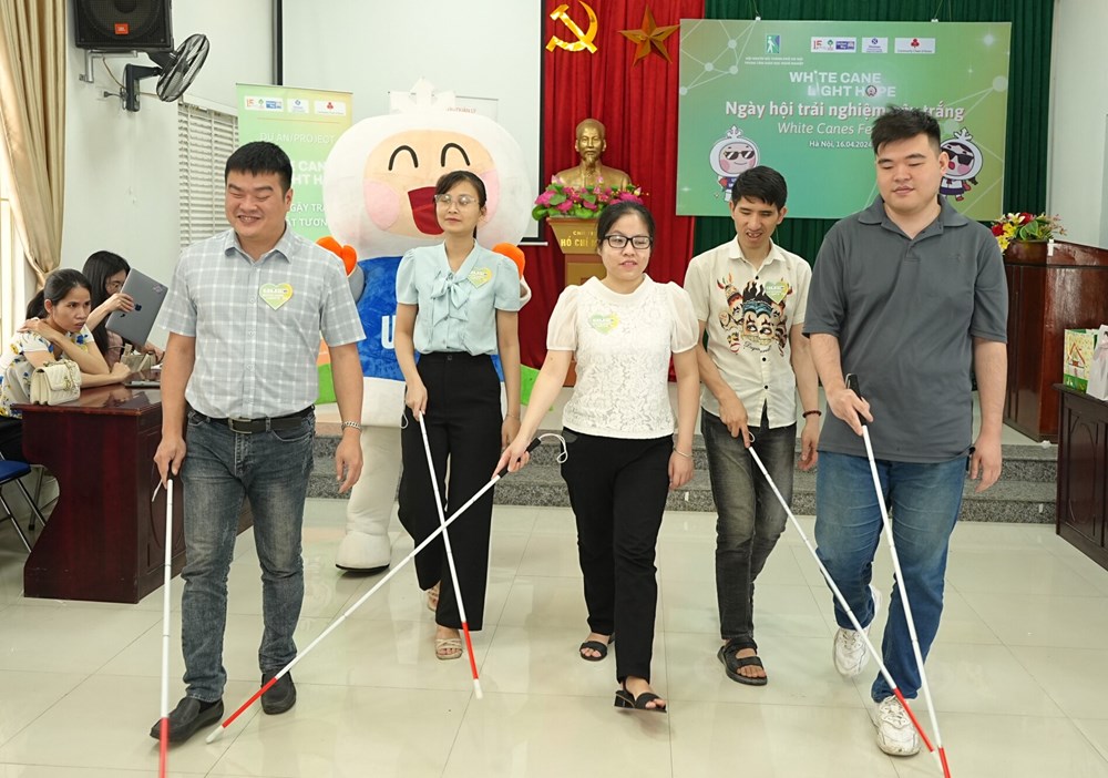 Ngày hội trải nghiệm gậy trắng cho người khiếm thị - ảnh 1