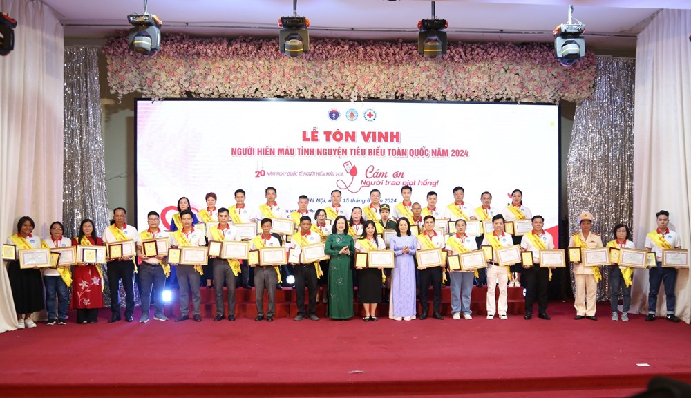 Tôn vinh 100 tấm gương hiến máu tiêu biểu toàn quốc - ảnh 2