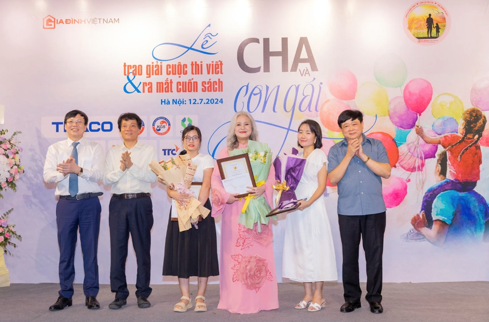 Em gái nhà biên kịch Lưu Quang Vũ đoạt giải Nhất cuộc thi viết “Cha và con gái” - ảnh 3