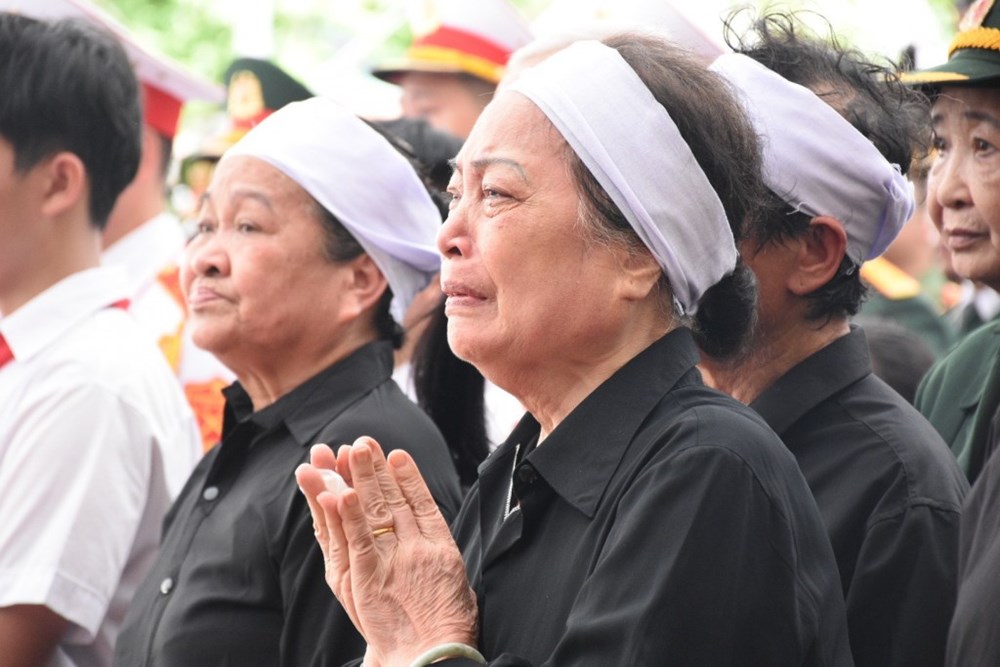 Nhân dân làng Lại Đà nghẹn ngào tiễn biệt Tổng Bí thư  - ảnh 5