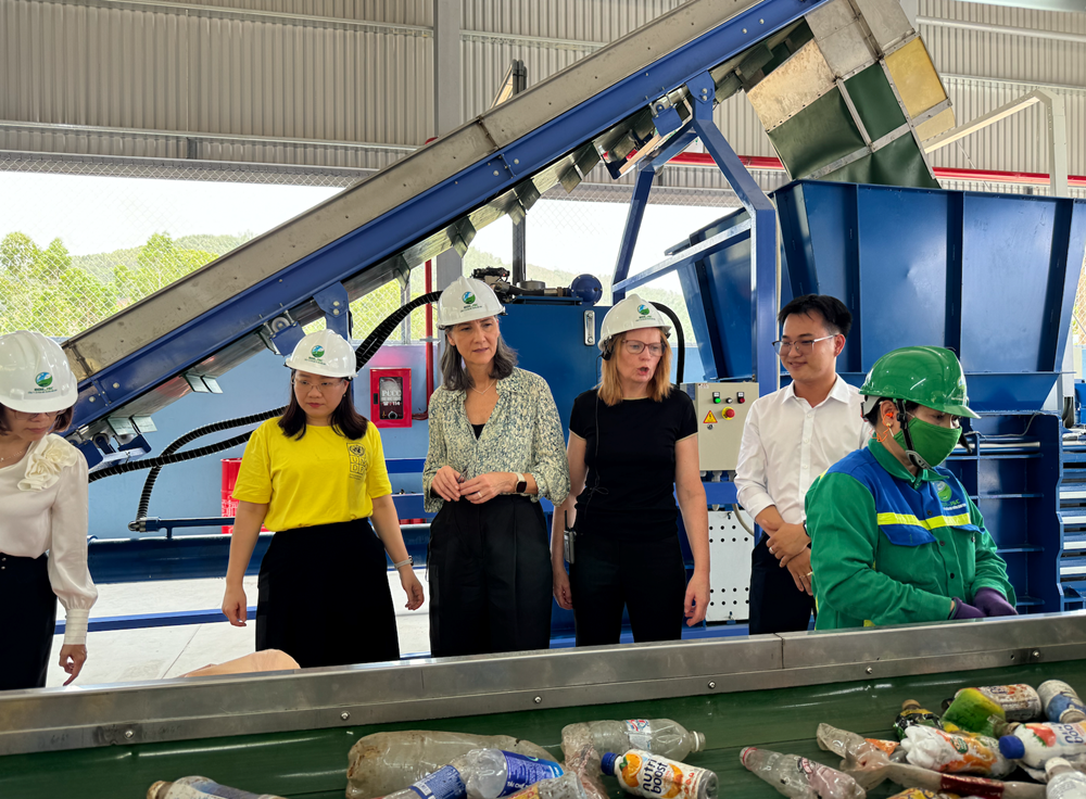 Khởi động Chương trình Phân loại rác tại nguồn và khánh thành Cơ sở thu hồi vật liệu - ảnh 1