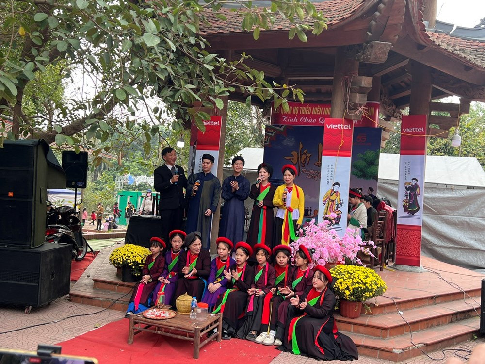 Hội Lim đón hàng nghìn du khách nô nức trẩy hội đầu Xuân - ảnh 3