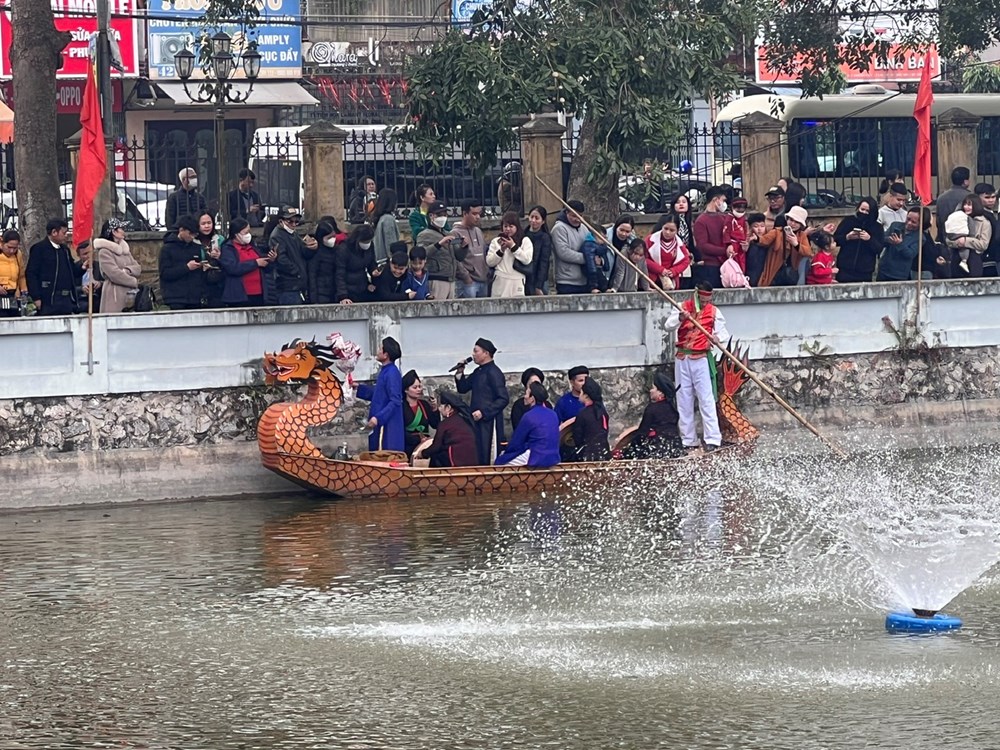 Hội Lim đón hàng nghìn du khách nô nức trẩy hội đầu Xuân - ảnh 5