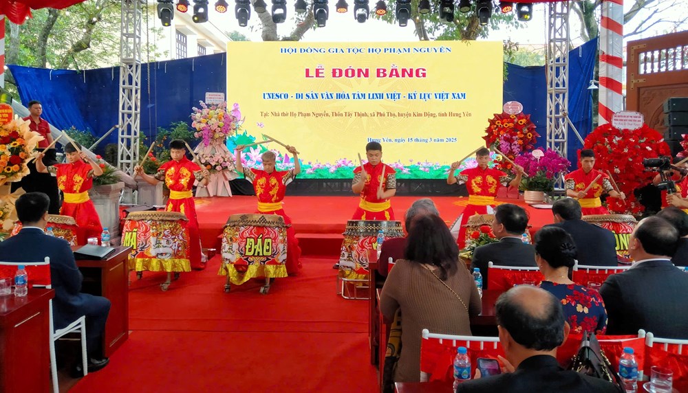 Nhà thờ họ Phạm Nguyễn xác lập Kỷ lục Độc bản Việt Nam - ảnh 7