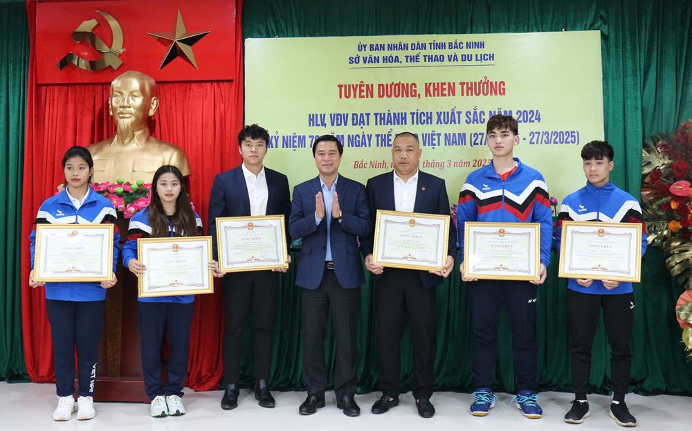 Bắc Ninh: Tuyên dương HLV, VĐV đạt thành tích xuất sắc năm 2024 - ảnh 1