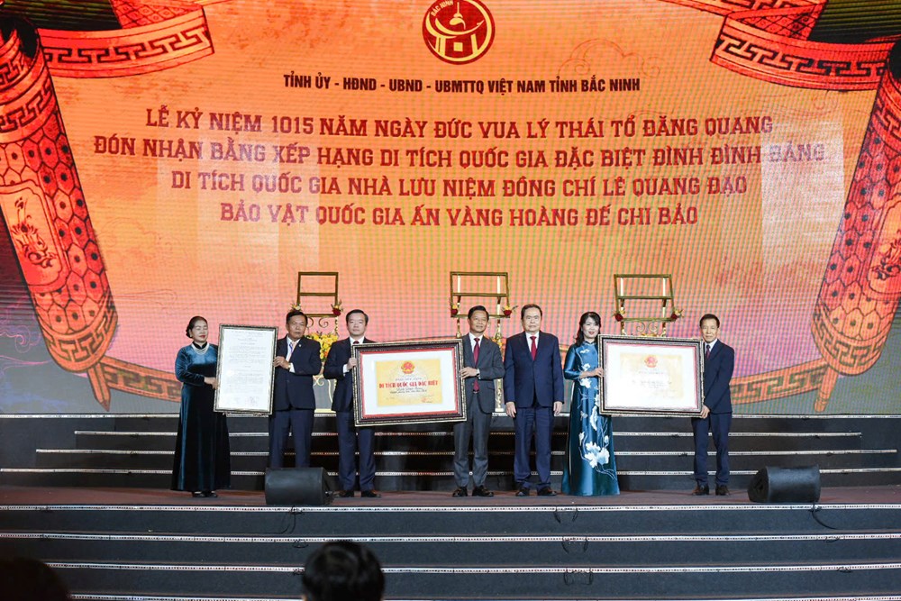 Chủ tịch Quốc hội dự Lễ kỷ niệm 1015 năm ngày Đức vua Lý Thái Tổ đăng quang - ảnh 4