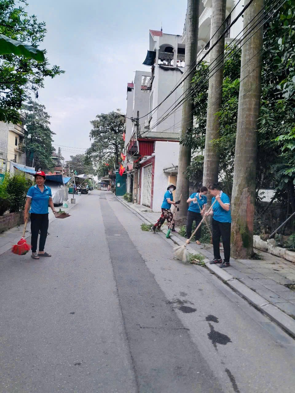 Phụ nữ Thủ đô ra quân tổng vệ sinh môi trường Ngày “Cuối tuần xanh” - ảnh 4