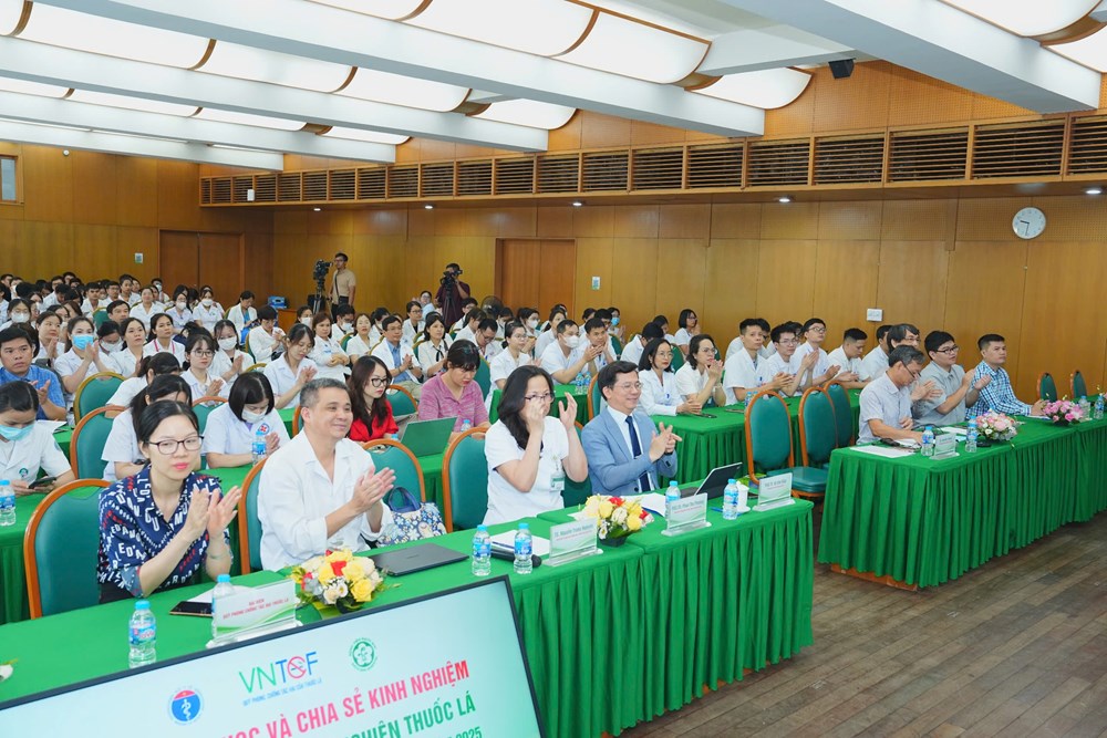 Tiếng nói của y bác sĩ có “sức nặng” trong việc cai thuốc lá - ảnh 2