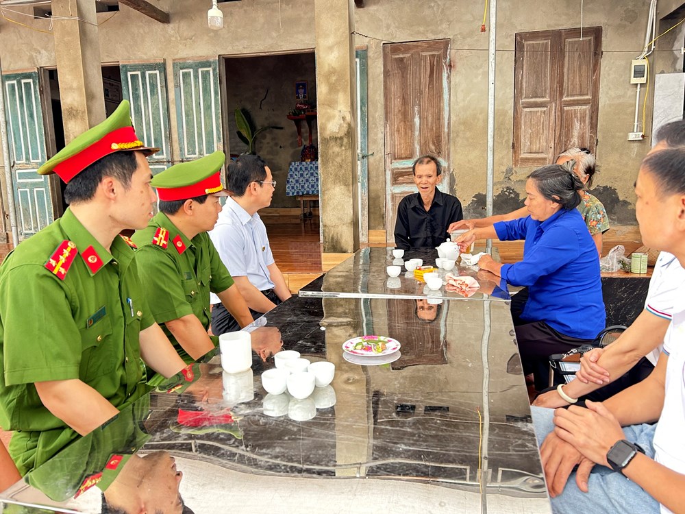 Tri ân thanh niên dũng cảm cứu 4 học sinh đuối nước tại Phú Thọ - ảnh 1