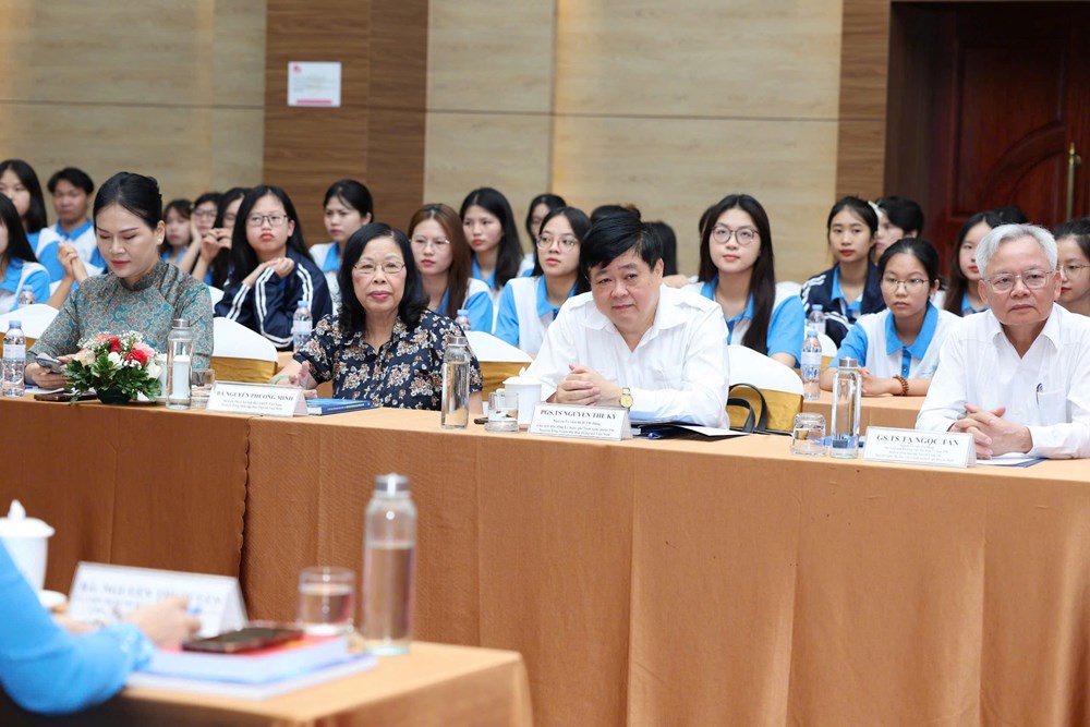 Hội thảo khoa học phụ nữ với báo chí Cách mạng Việt Nam - ảnh 2