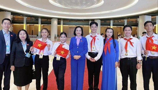 Cô bé lớp 6 lan tỏa tình yêu đọc sách đến cộng đồng - ảnh 3