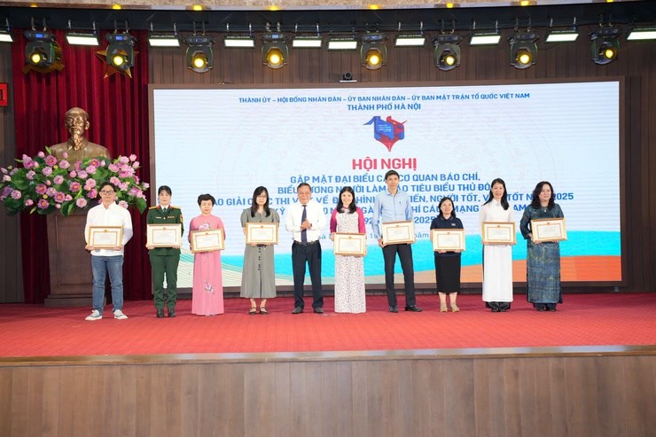 Báo chí góp phần xây dựng Thủ đô “Văn hiến - Văn minh - Hiện đại“ - ảnh 5