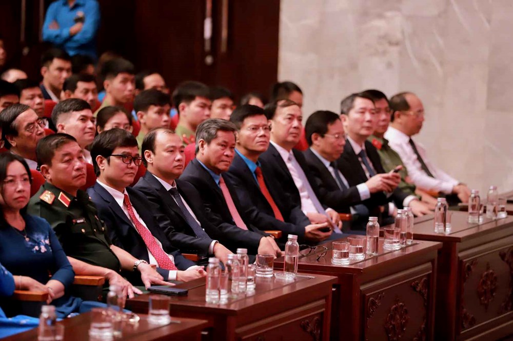 Vinh danh 19 tập thể, cá nhân vì sự dấn thân, cống hiến và nghị lực phi thường - ảnh 2