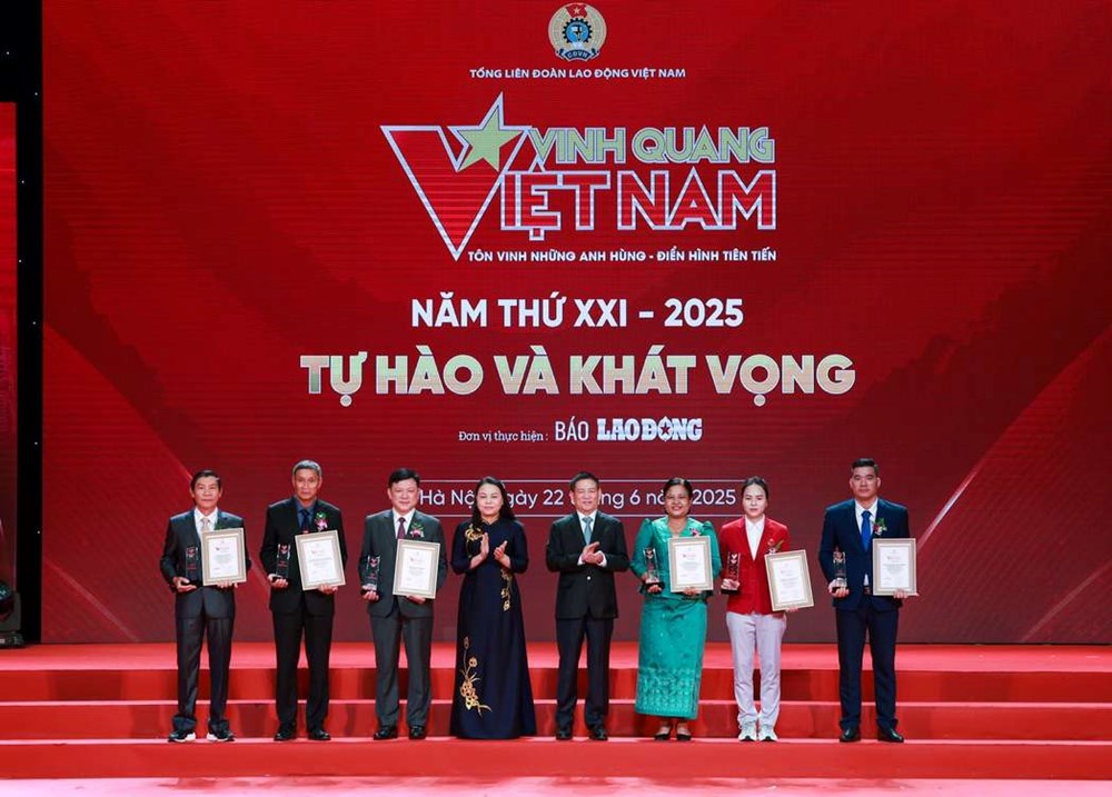 Vinh danh 19 tập thể, cá nhân vì sự dấn thân, cống hiến và nghị lực phi thường - ảnh 5
