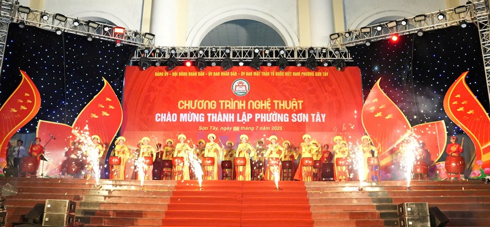Chương trình nghệ thuật chào mừng thành lập phường Sơn Tây - ảnh 1