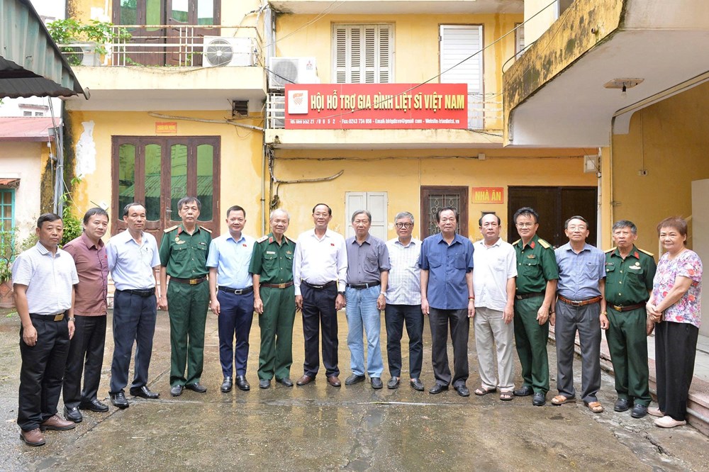 Nhân lên lòng yêu nước, thắp lên ngọn lửa tri ân đối với các anh hùng liệt sĩ và người có công - ảnh 3
