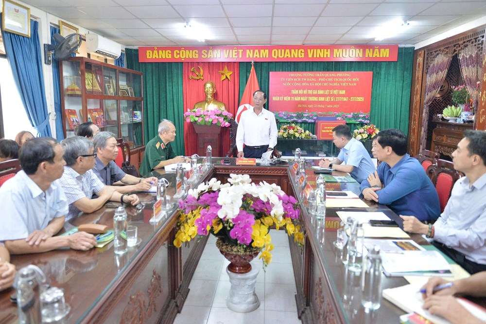 Nhân lên lòng yêu nước, thắp lên ngọn lửa tri ân đối với các anh hùng liệt sĩ và người có công - ảnh 1