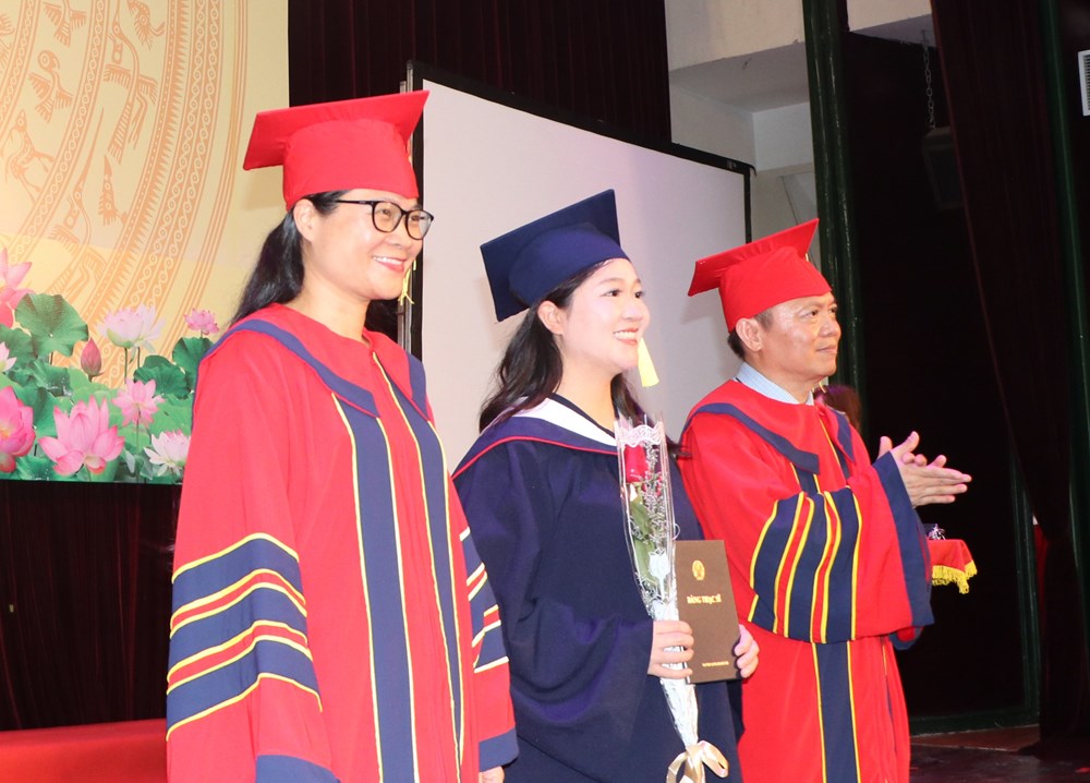 Trường ĐH Y Dược có bác sĩ Nội trú tốt nghiệp đầu tiên - ảnh 1
