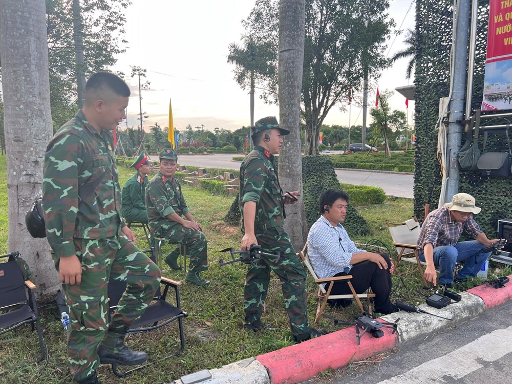 Trước giờ tổng hợp luyện lần 2 chuẩn bị cho Lễ diễu binh, diễu hành Kỷ niệm 80 năm Quốc khánh 2.9 - ảnh 2