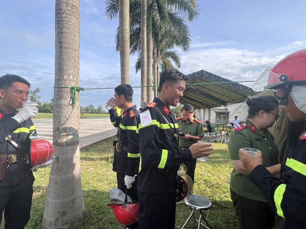 Trước giờ tổng hợp luyện lần 2 chuẩn bị cho Lễ diễu binh, diễu hành Kỷ niệm 80 năm Quốc khánh 2.9 - ảnh 8