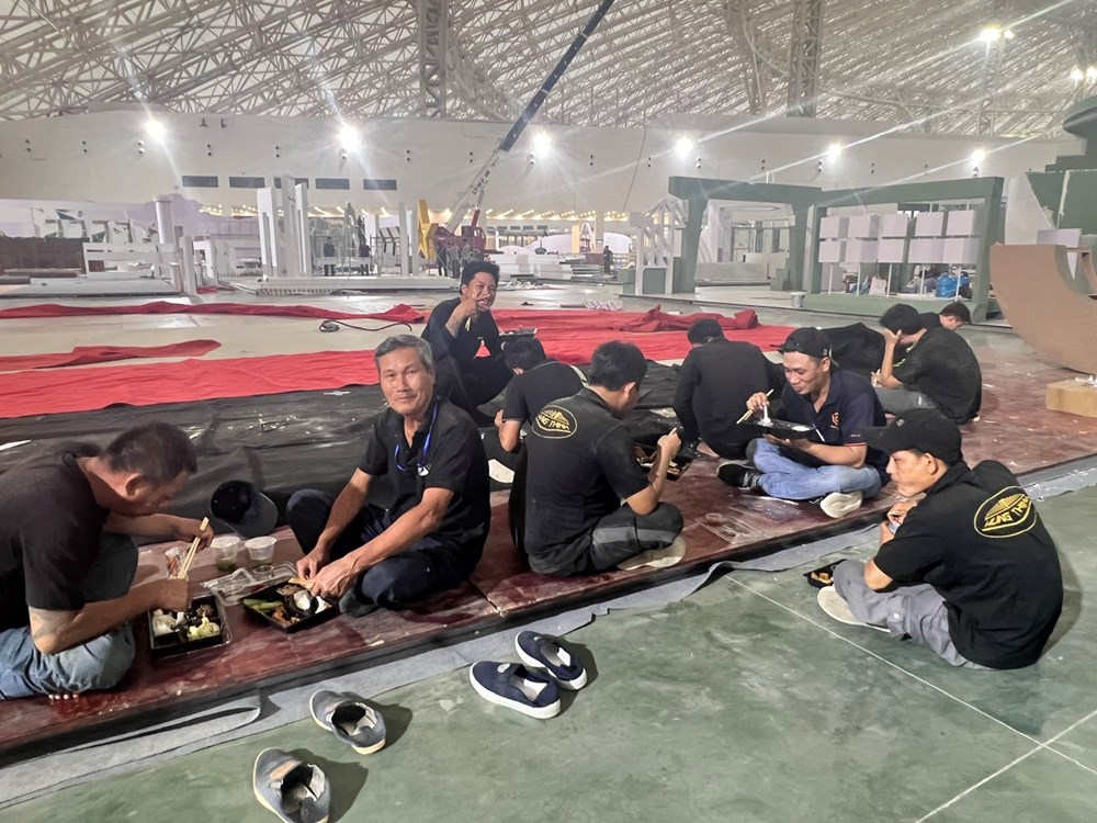 Sẽ thành lập Ban kiểm tra tiến độ thi công các gian hàng tại Triển lãm “Thành tựu đất nước“ - ảnh 10