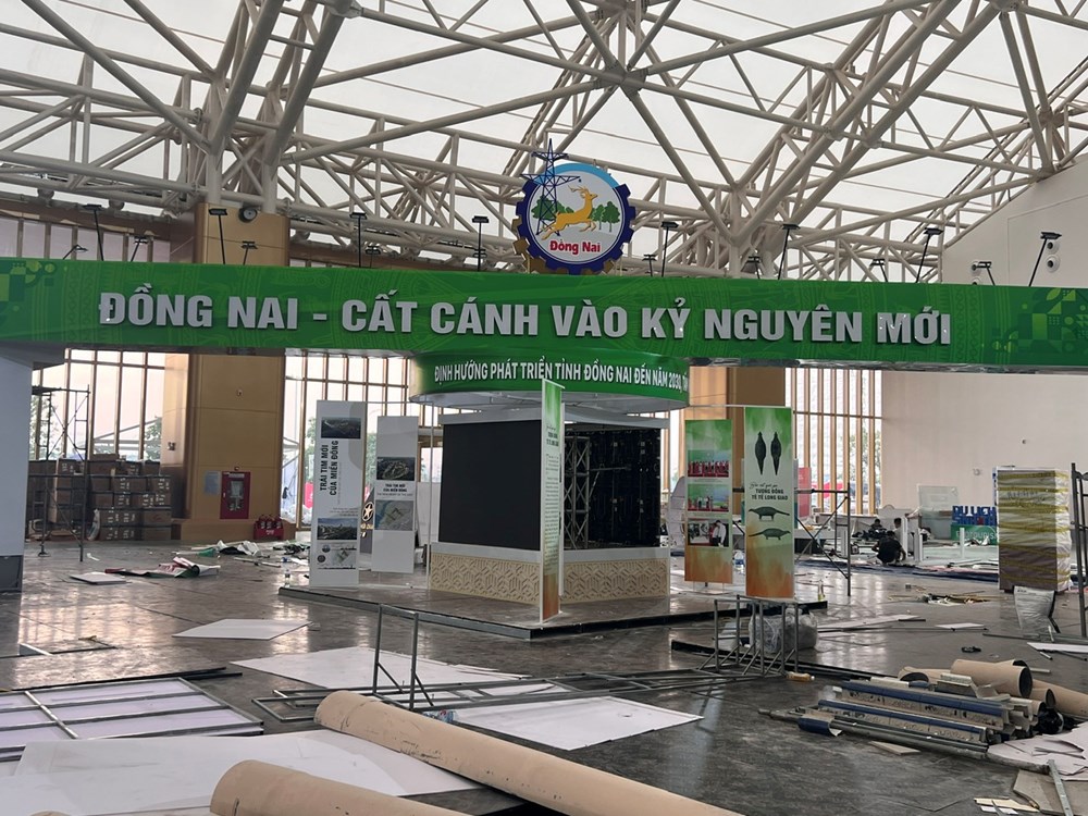 Sẽ thành lập Ban kiểm tra tiến độ thi công các gian hàng tại Triển lãm “Thành tựu đất nước“ - ảnh 9