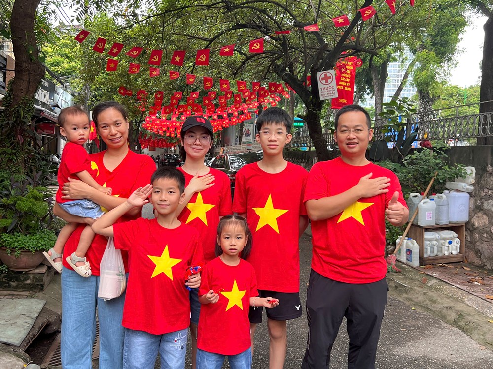 Người dân háo hức đón chờ xem hợp luyện diễu binh, diễu hành - ảnh 2