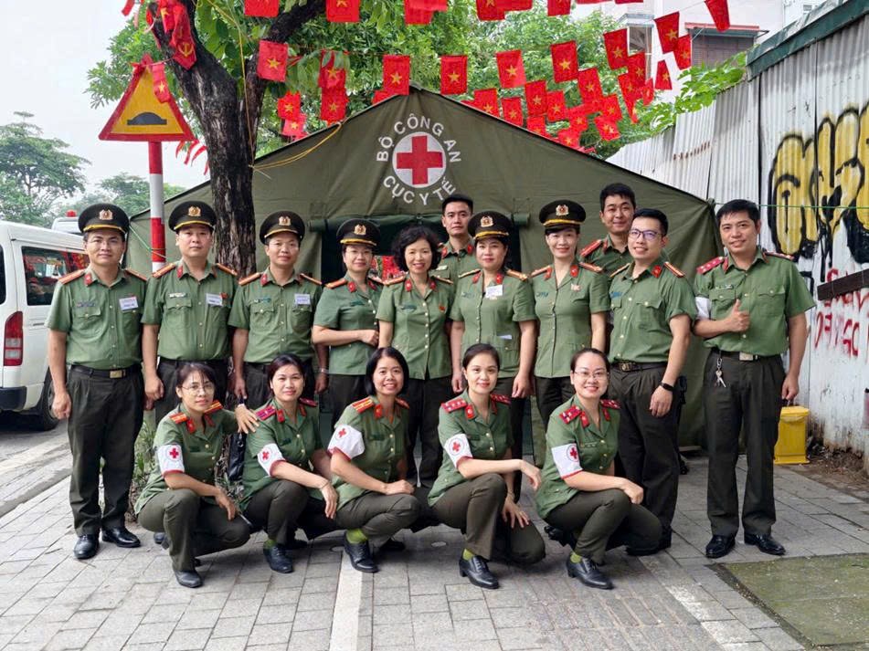 Bệnh viện Công an TP Hà Nội xử trí 14 trường hợp cấp cứu trong lần hợp luyện đầu tiên - ảnh 1