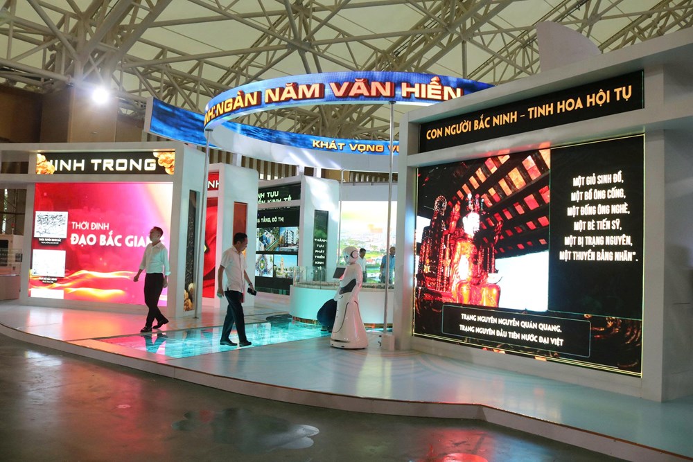 Bắc Ninh: Nhiều hoạt động nghệ thuật, tương tác tại Triển lãm “Thành tựu đất nước“ - ảnh 1