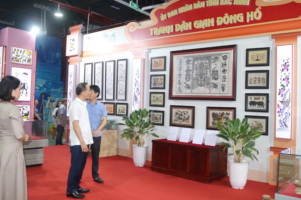 Bắc Ninh: Nhiều hoạt động nghệ thuật, tương tác tại Triển lãm “Thành tựu đất nước“ - ảnh 2
