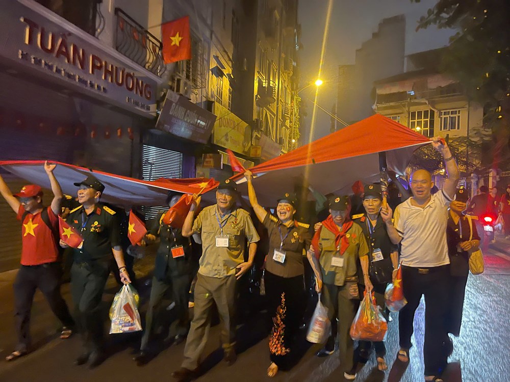 Người cựu binh dân tộc Cor lần đầu ra Thủ đô và câu chuyện ấm lòng về tình người Hà Nội - ảnh 6