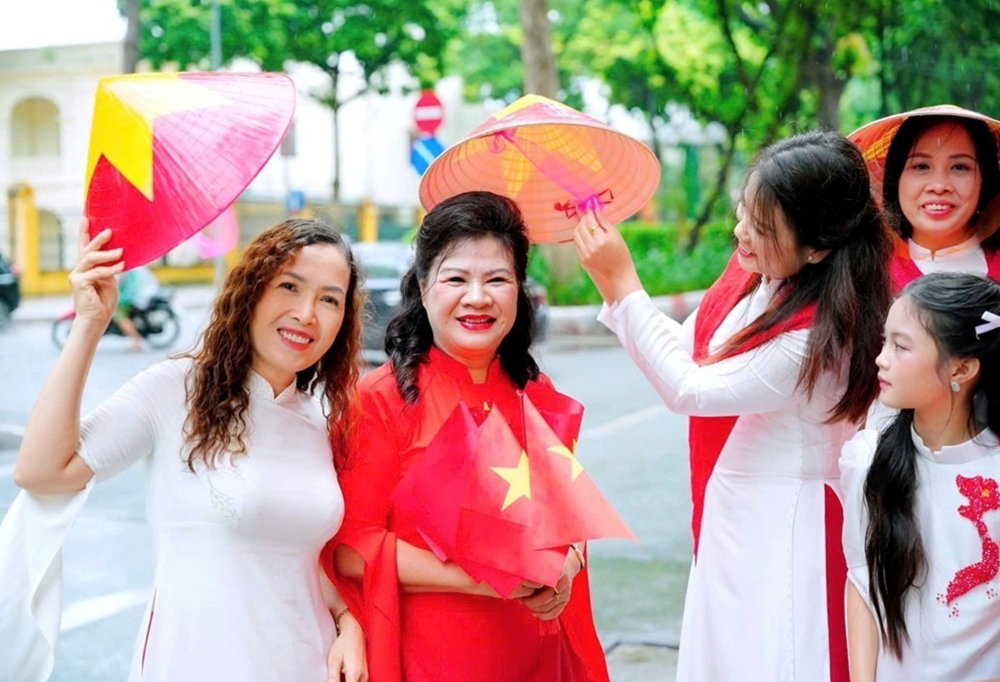 Áo dài truyền thống Việt Nam đồng hành cùng các sự kiện dịp Quốc khánh - ảnh 1
