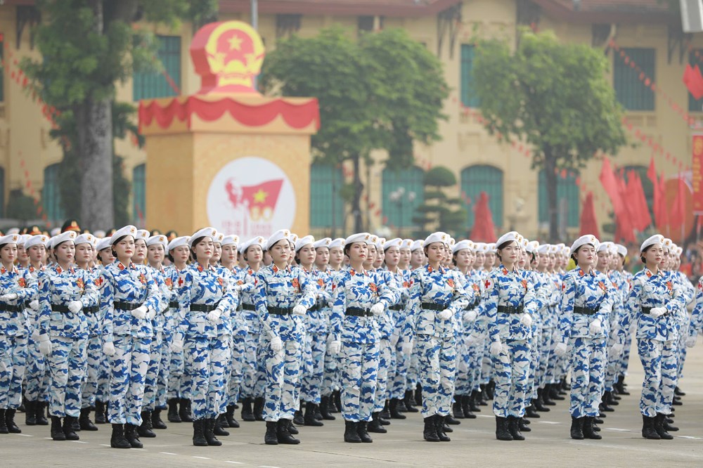“Những bông hồng thép” gánh vác nhiệm vụ nơi tuyến đầu - ảnh 7