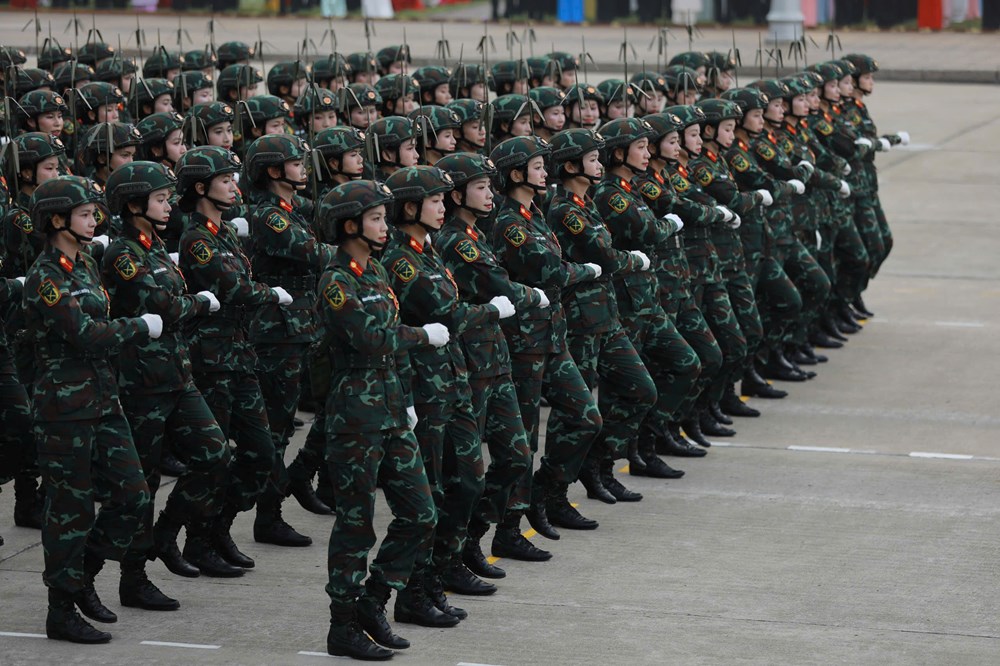 “Những bông hồng thép” gánh vác nhiệm vụ nơi tuyến đầu - ảnh 4