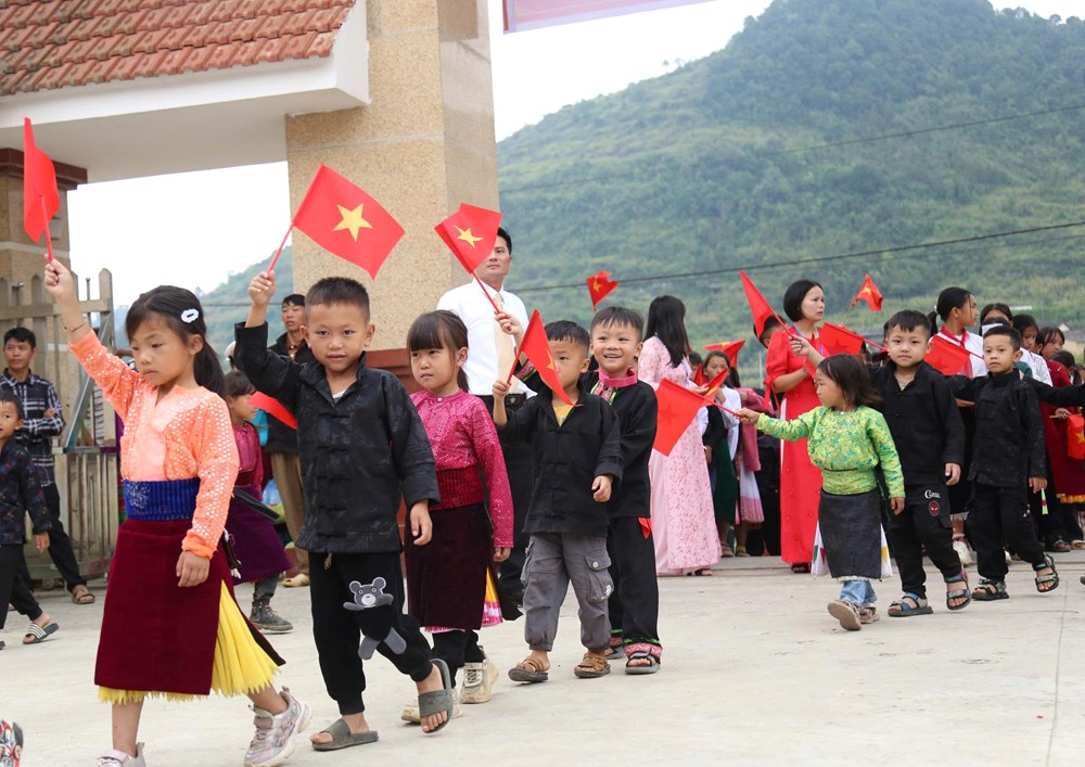 Ngày khai giảng tại nơi địa đầu Tổ quốc Lũng Cú - ảnh 2