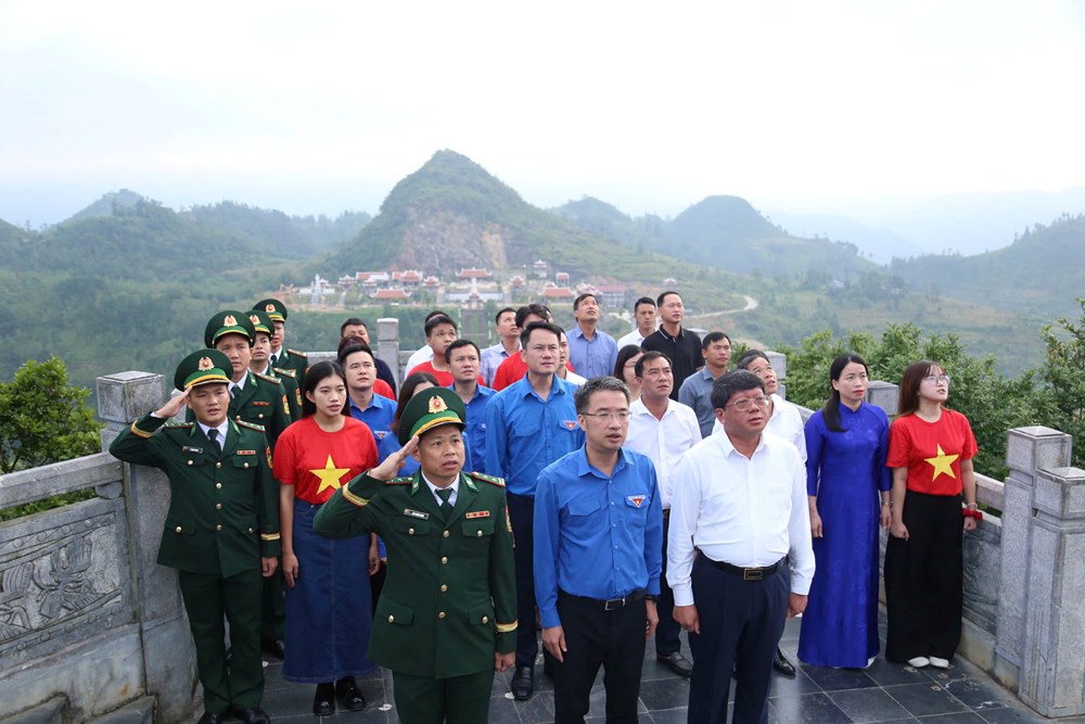 Ngày khai giảng tại nơi địa đầu Tổ quốc Lũng Cú - ảnh 6