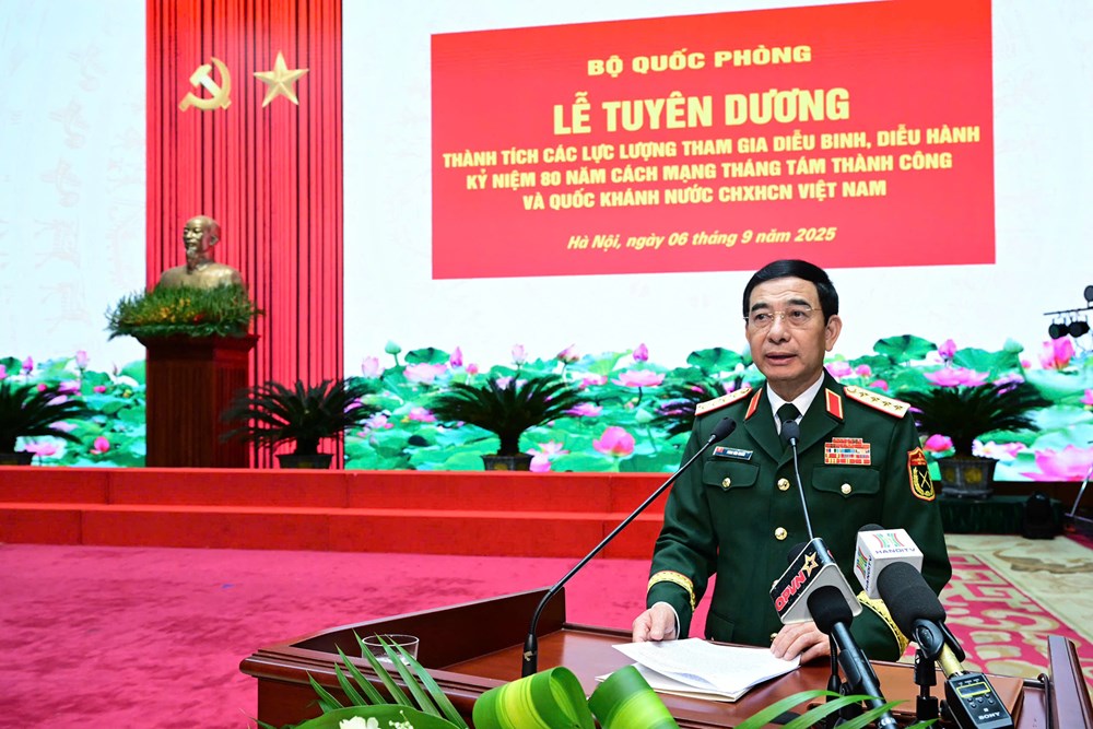 Bộ Quốc phòng tuyên dương tập thể, cá nhân tham gia Lễ diễu binh, diễu hành A80 - ảnh 1