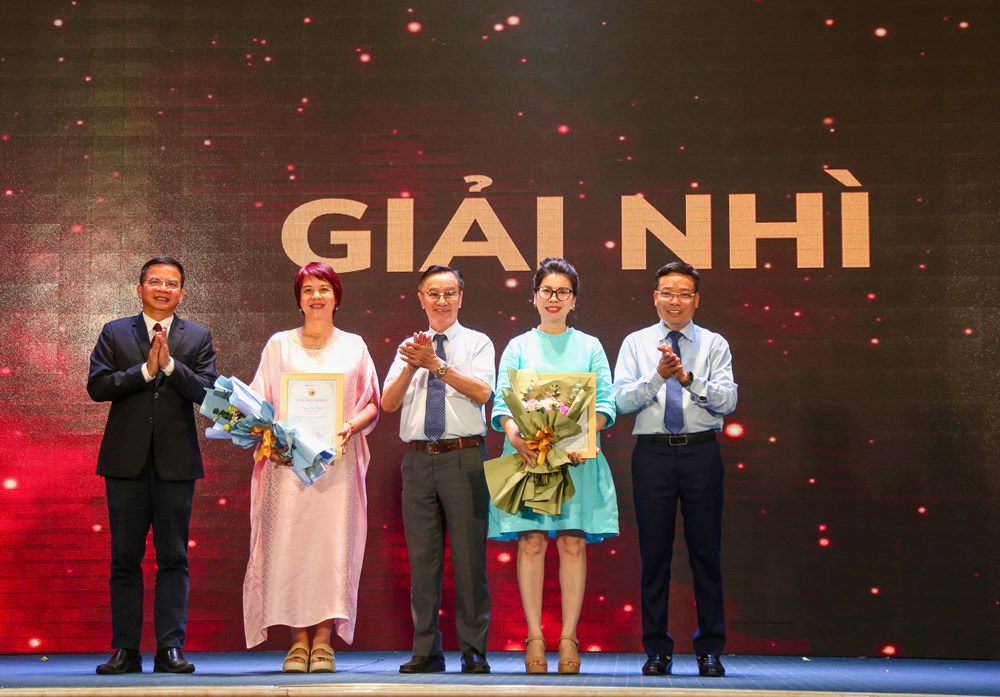 Người sáng lập CLB Đọc sách cùng con Nguyễn Thuỵ Anh đoạt giải Nhất cuộc thi viết “Cha và con gái” - ảnh 5