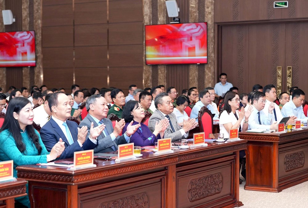 Hà Nội khen thưởng nhiều tập thể, cá nhân có thành tích xuất sắc trong nhiệm vụ A80 - ảnh 1