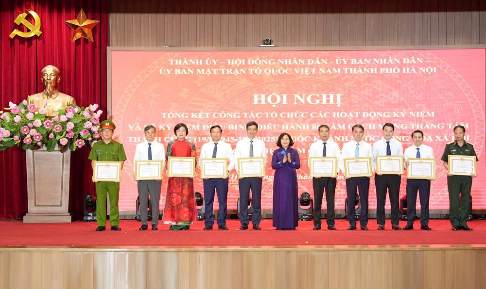 Hà Nội khen thưởng nhiều tập thể, cá nhân có thành tích xuất sắc trong nhiệm vụ A80 - ảnh 4