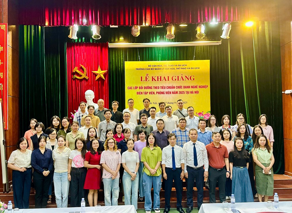 Khai giảng lớp “Bồi dưỡng theo tiêu chuẩn chức danh nghề nghiệp biên tập viên, phóng viên” năm 2025 - ảnh 3