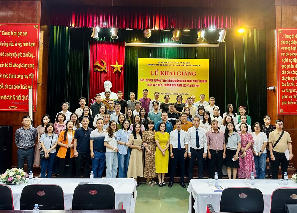 Khai giảng lớp “Bồi dưỡng theo tiêu chuẩn chức danh nghề nghiệp biên tập viên, phóng viên” năm 2025 - ảnh 4