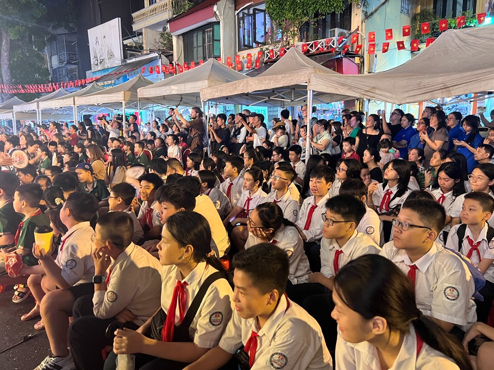 Rộn ràng lễ hội Trung thu phố cổ Hà Nội 2025 - ảnh 3